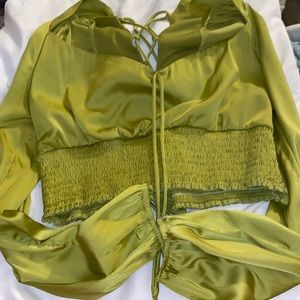 golden green crop top long sleeve